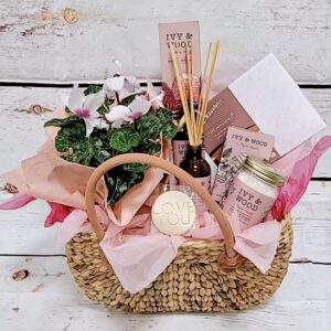 Cosy Cabin – Indulgence Hamper