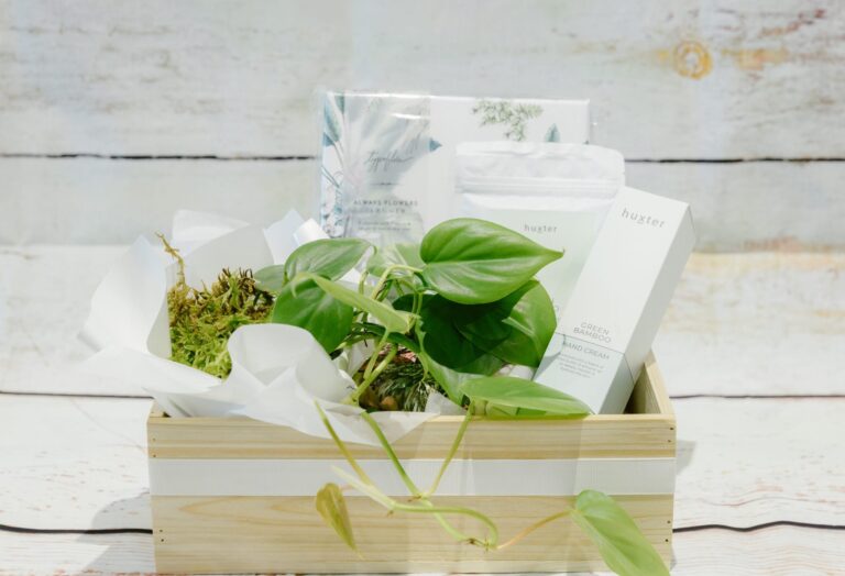 Gift hampers with flowers